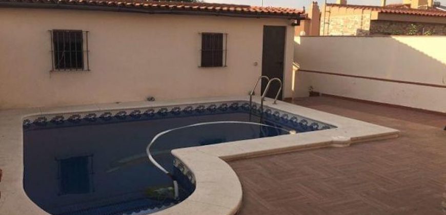 Chalet Pareado en Condequinto con Piscina
