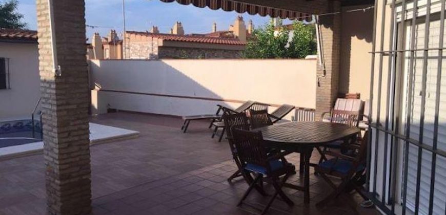 Chalet Pareado en Condequinto con Piscina
