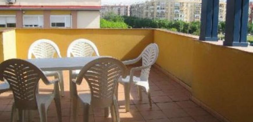 Piso con terraza de 50m2 Sevilla Este