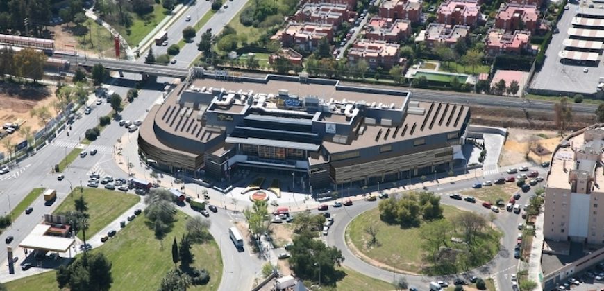 Local junto a Palacio de Congresos