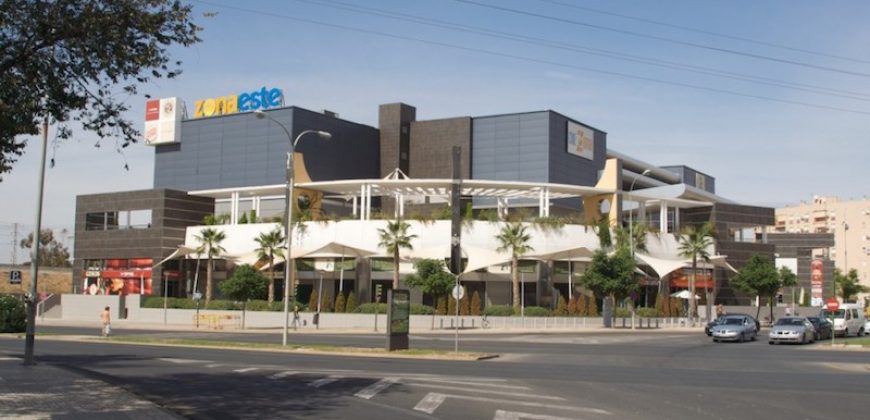 Local junto a Palacio de Congresos