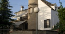 Chalet de lujo en Urbanización Privada.