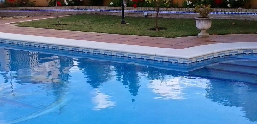 Chalet de lujo en Urbanización Privada.