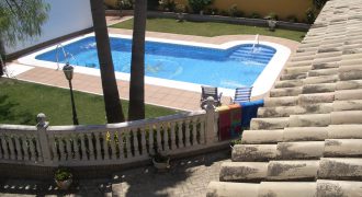 Chalet de lujo en Urbanización Privada.