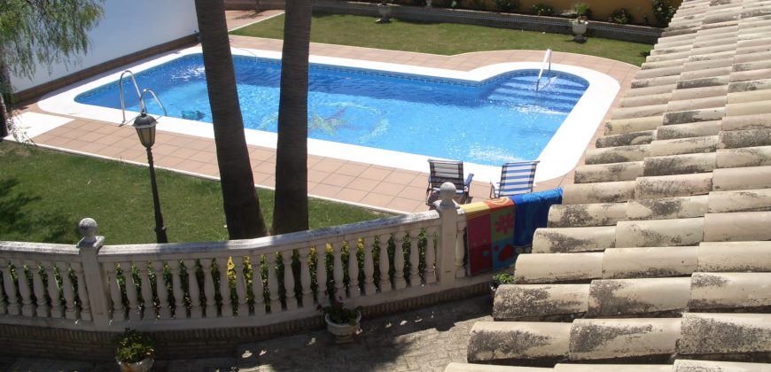 Chalet de lujo en Urbanización Privada.