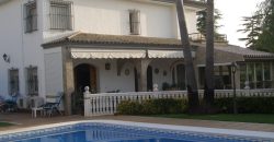 Chalet de lujo en Urbanización Privada.