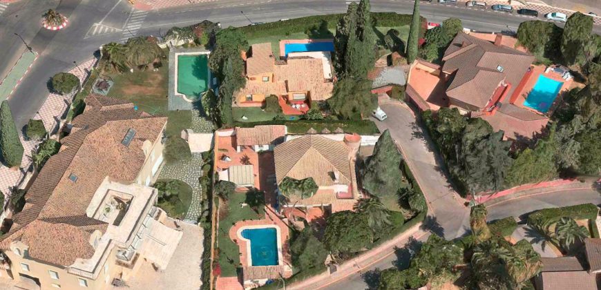 Chalet de lujo en Urbanización Privada.