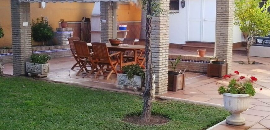 Chalet de lujo en Urbanización Privada.