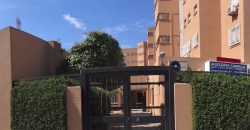 Piso junto Avenida Miraflores en recinto privado