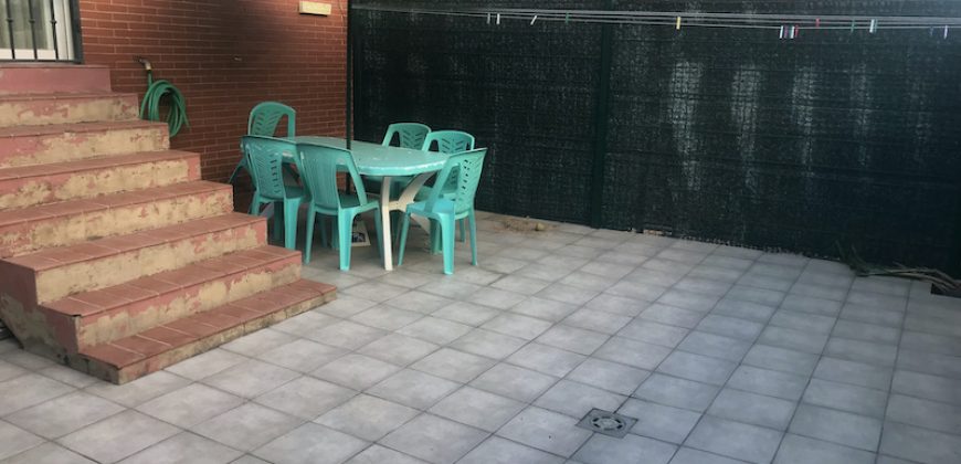 Piso con Patio en Urb El Mirador de San Jose