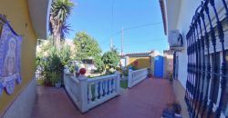 Chalet con Piscina en Gines centro