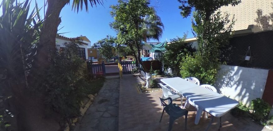 Chalet con Piscina en Gines centro