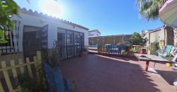 Chalet con Piscina en Gines centro