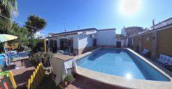 Chalet con Piscina en Gines centro
