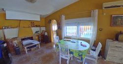 Chalet con Piscina en Gines centro