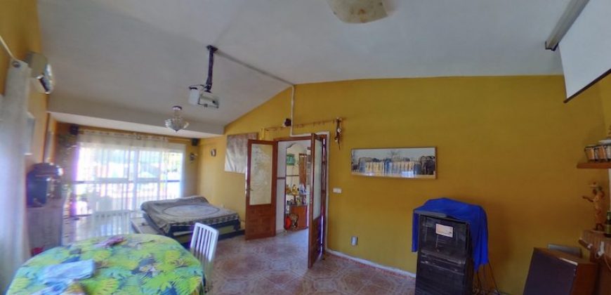 Chalet con Piscina en Gines centro