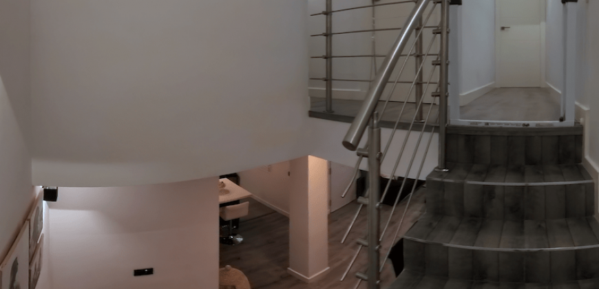 Chalet Adosado con Reforma Integral en Sevilla Este