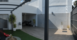 Chalet Adosado con Reforma Integral en Sevilla Este