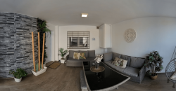 Chalet Adosado con Reforma Integral en Sevilla Este