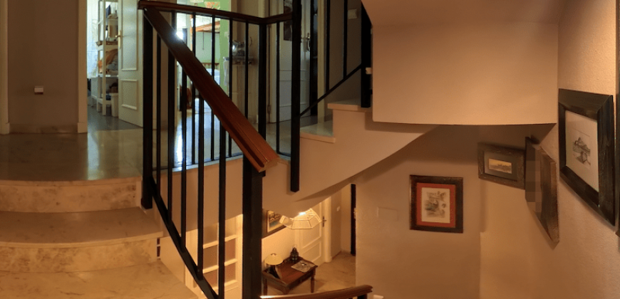 Chalet pareado de diseño exclusivo en Urbanización PuertaQuinto, Montequinto