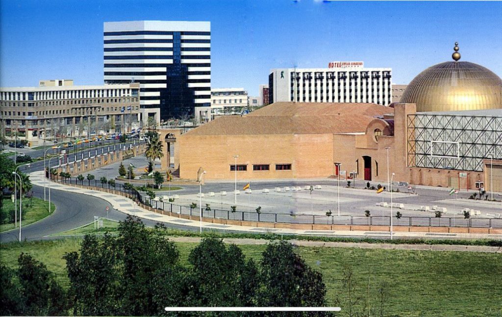 Foto del Palacio de Congresos en Sevilla Este gestionado por inmobiliaria vendertucasa.com